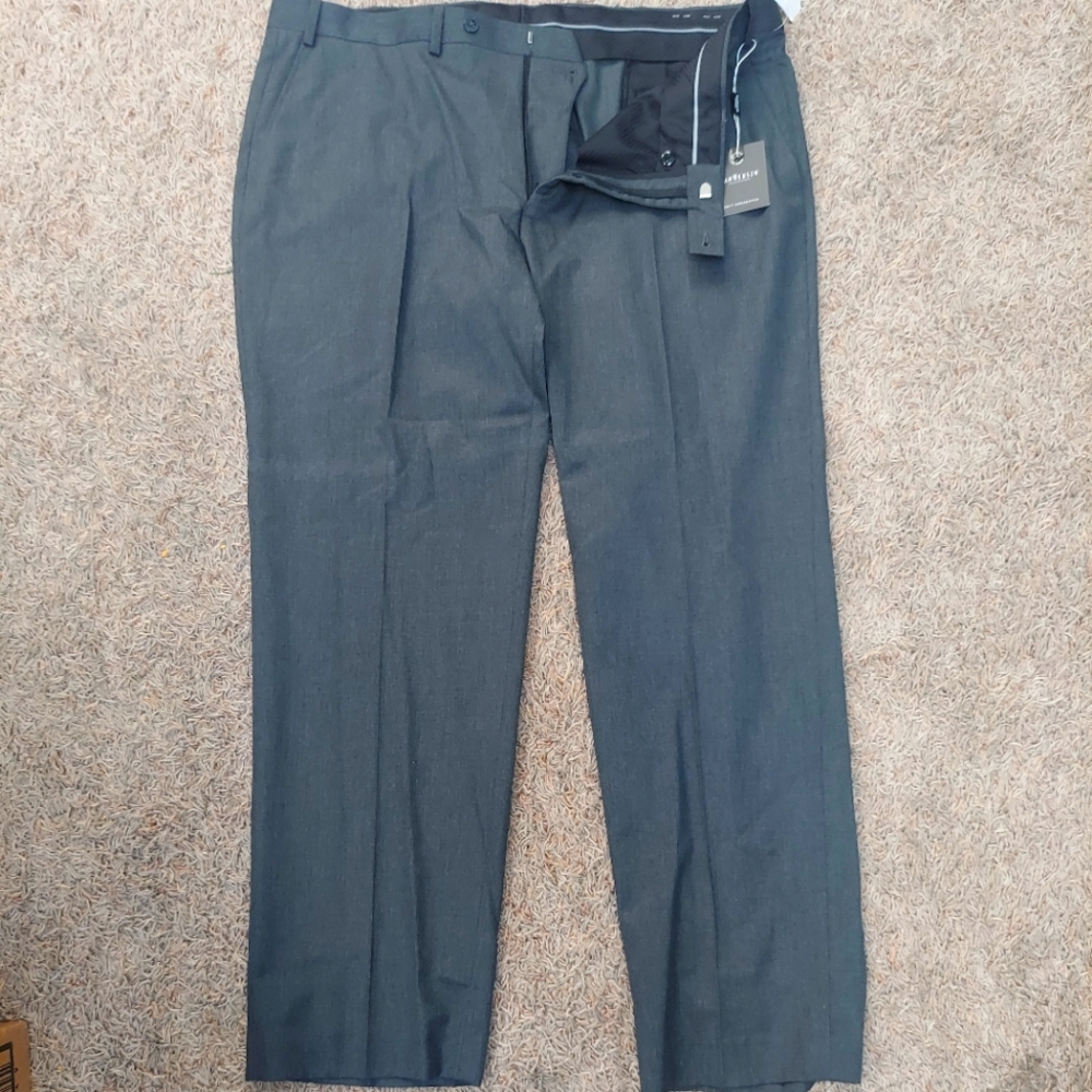 Van Heusen Men's Dress Slacks Size 40Wx30L NWT